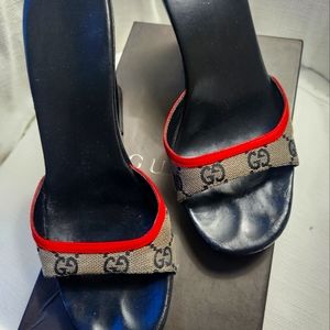GUCCI Monogram  Black and Red wedges size 8
